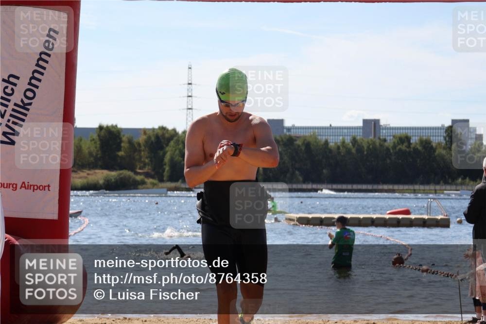 07.09.2025 - 19. Norderstedt Triathlon Luisa Fischer http://msf.ph/oto/8764358 07.09.2025 12:31:35 Schwimmen 142, 745 meine-sportfotos.de