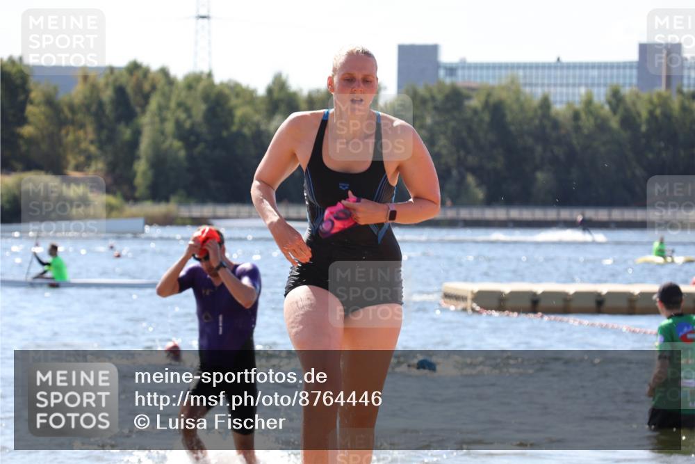 07.09.2025 - 19. Norderstedt Triathlon Luisa Fischer http://msf.ph/oto/8764446 07.09.2025 12:32:09 Schwimmen 179, 1388 meine-sportfotos.de