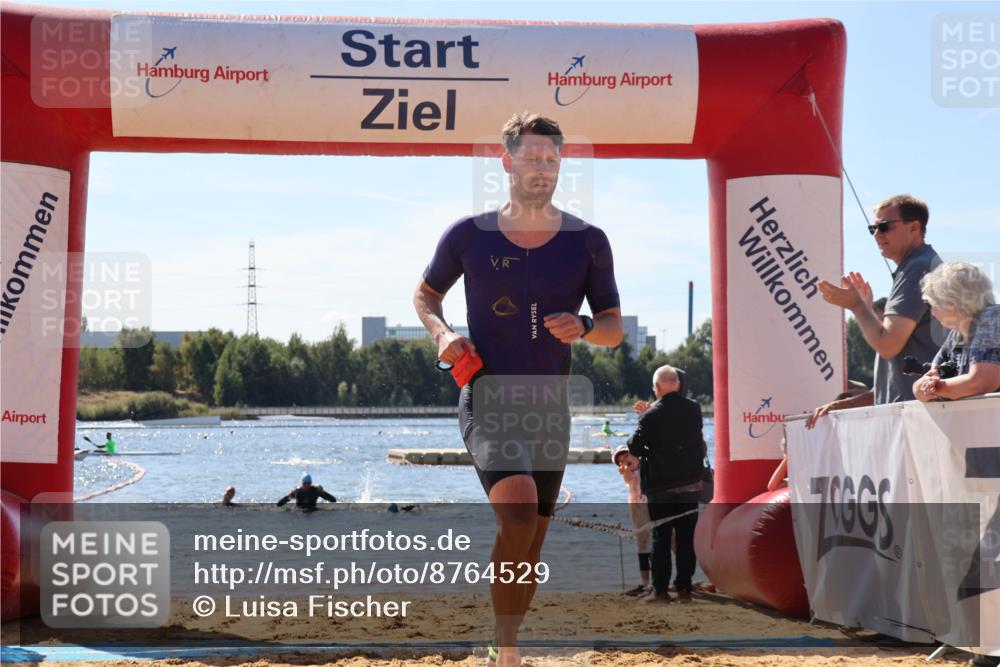 07.09.2025 - 19. Norderstedt Triathlon Luisa Fischer http://msf.ph/oto/8764529 07.09.2025 12:32:15 Schwimmen 179, 1388 meine-sportfotos.de