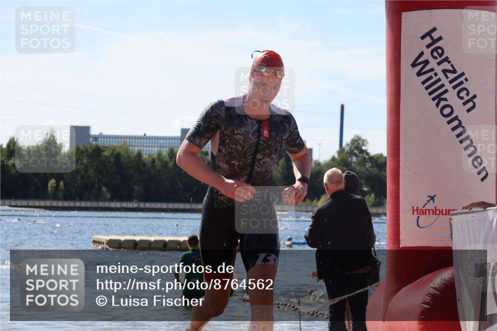 07.09.2025 - 19. Norderstedt Triathlon Luisa Fischer http://msf.ph/oto/8764562 07.09.2025 12:32:33 Schwimmen 275, 1271, 1326 meine-sportfotos.de