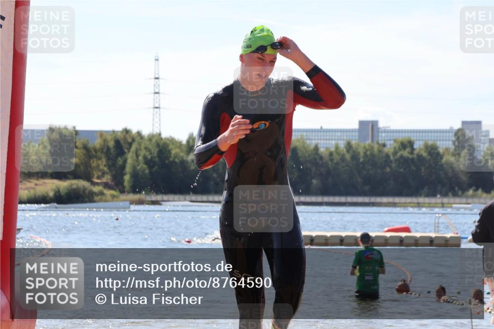 07.09.2025 - 19. Norderstedt Triathlon Luisa Fischer http://msf.ph/oto/8764590 07.09.2025 12:32:53 Schwimmen 327 meine-sportfotos.de