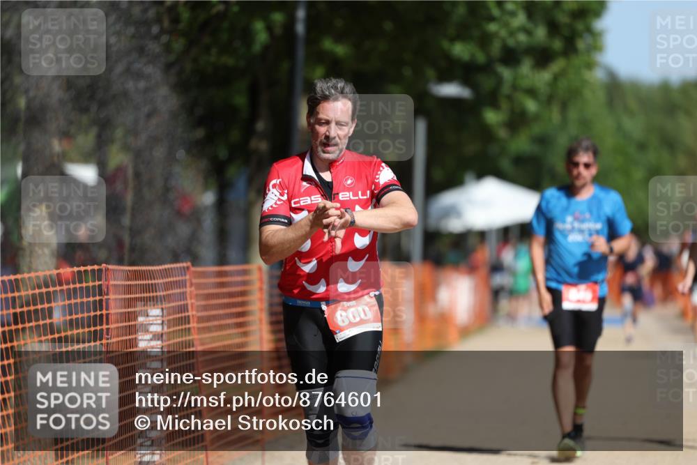 07.09.2025 - 19. Norderstedt Triathlon Michael Strokosch http://msf.ph/oto/8764601 07.09.2025 12:12:45 Laufen 136, 800, 846 meine-sportfotos.de