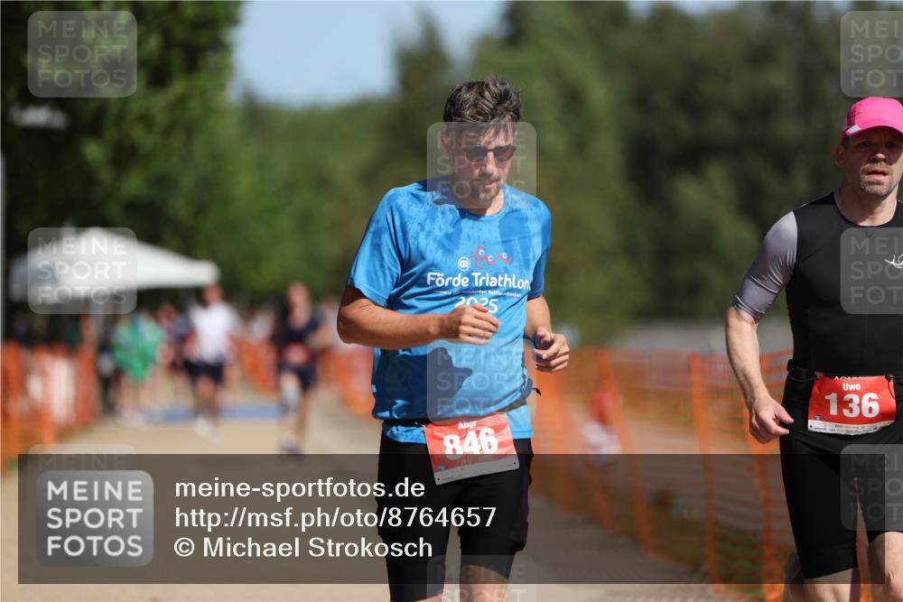 07.09.2025 - 19. Norderstedt Triathlon Michael Strokosch http://msf.ph/oto/8764657 07.09.2025 12:12:48 Laufen 136, 800, 846 meine-sportfotos.de