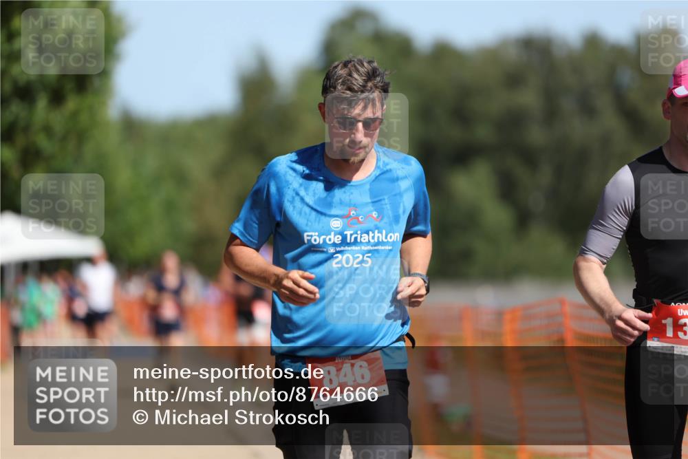 07.09.2025 - 19. Norderstedt Triathlon Michael Strokosch http://msf.ph/oto/8764666 07.09.2025 12:12:49 Laufen 136, 800, 846 meine-sportfotos.de
