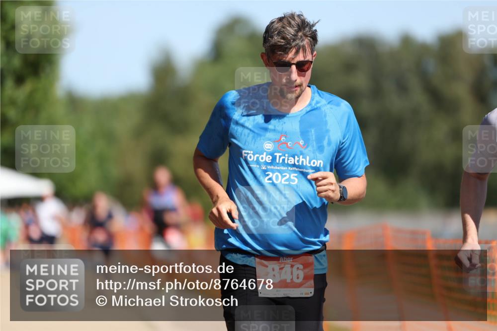 07.09.2025 - 19. Norderstedt Triathlon Michael Strokosch http://msf.ph/oto/8764678 07.09.2025 12:12:49 Laufen 136, 800, 846 meine-sportfotos.de
