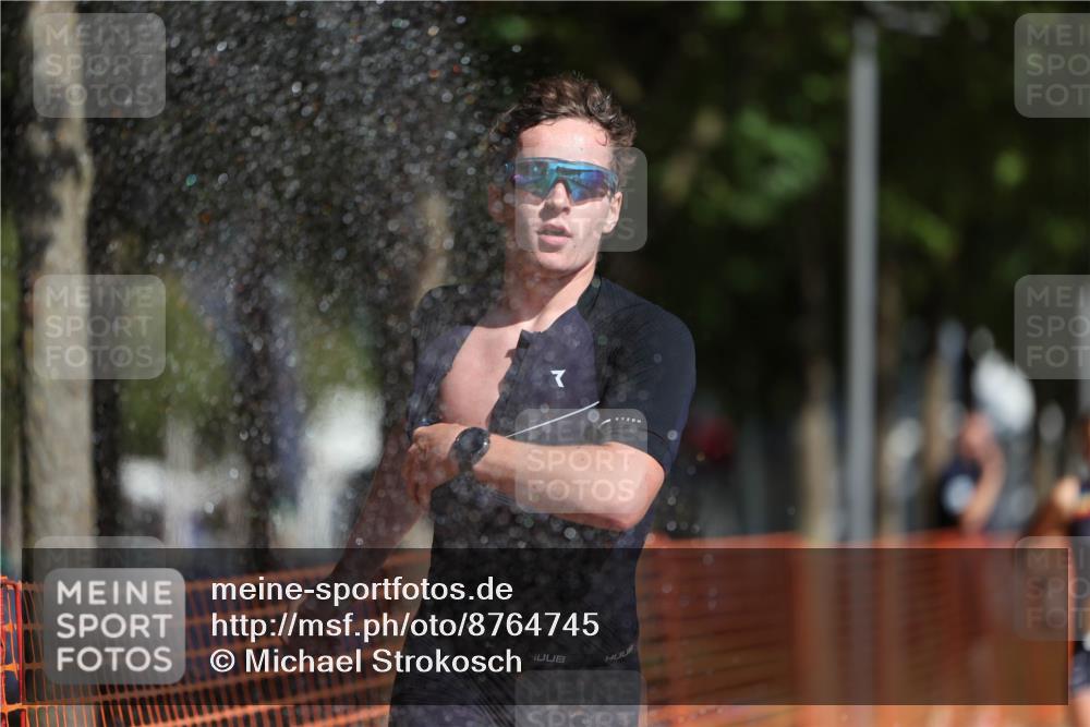 07.09.2025 - 19. Norderstedt Triathlon Michael Strokosch http://msf.ph/oto/8764745 07.09.2025 11:31:25 Laufen 196, 1160, 1198 meine-sportfotos.de