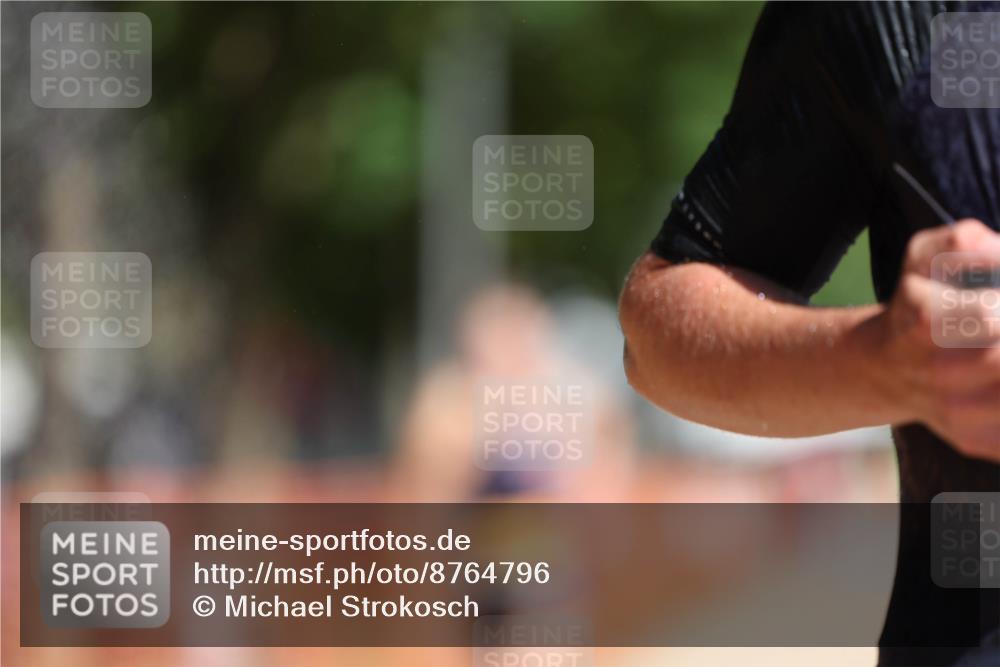 07.09.2025 - 19. Norderstedt Triathlon Michael Strokosch http://msf.ph/oto/8764796 07.09.2025 11:31:27 Laufen 1160, 1198 meine-sportfotos.de