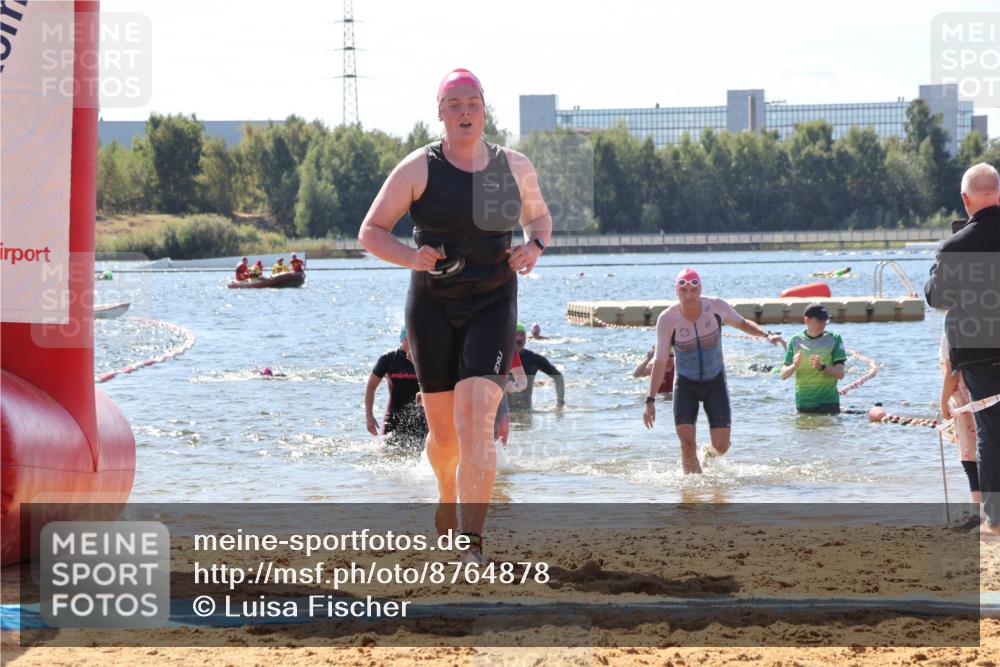 07.09.2025 - 19. Norderstedt Triathlon Luisa Fischer http://msf.ph/oto/8764878 07.09.2025 12:34:33 Schwimmen 211, 230, 241, 855, 1215 meine-sportfotos.de