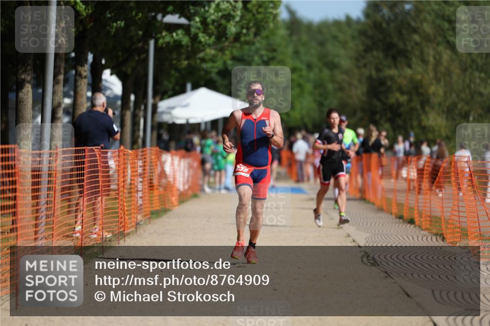 07.09.2025 - 19. Norderstedt Triathlon Michael Strokosch http://msf.ph/oto/8764909 07.09.2025 11:31:35 Laufen 238 meine-sportfotos.de