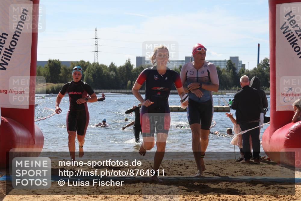 07.09.2025 - 19. Norderstedt Triathlon Luisa Fischer http://msf.ph/oto/8764911 07.09.2025 12:34:39 Schwimmen 211, 241, 841, 855, 1215 meine-sportfotos.de