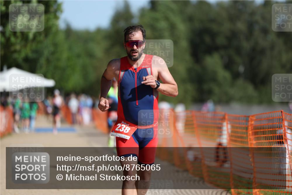 07.09.2025 - 19. Norderstedt Triathlon Michael Strokosch http://msf.ph/oto/8765065 07.09.2025 11:31:39 Laufen 200, 238, 1390 meine-sportfotos.de