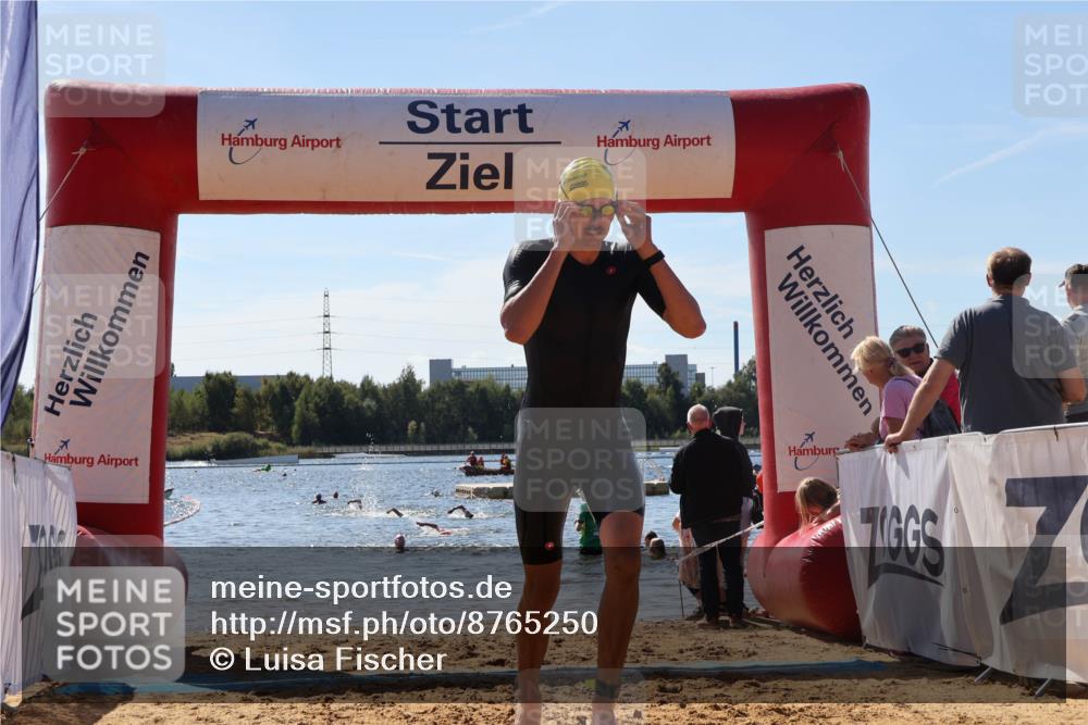 07.09.2025 - 19. Norderstedt Triathlon Luisa Fischer http://msf.ph/oto/8765250 07.09.2025 12:35:05 Schwimmen 242, 318, 339, 344, 350, 723, 1356 meine-sportfotos.de