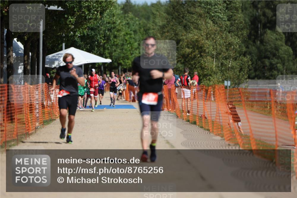07.09.2025 - 19. Norderstedt Triathlon Michael Strokosch http://msf.ph/oto/8765256 07.09.2025 12:13:47 Laufen 287, 306, 748 meine-sportfotos.de