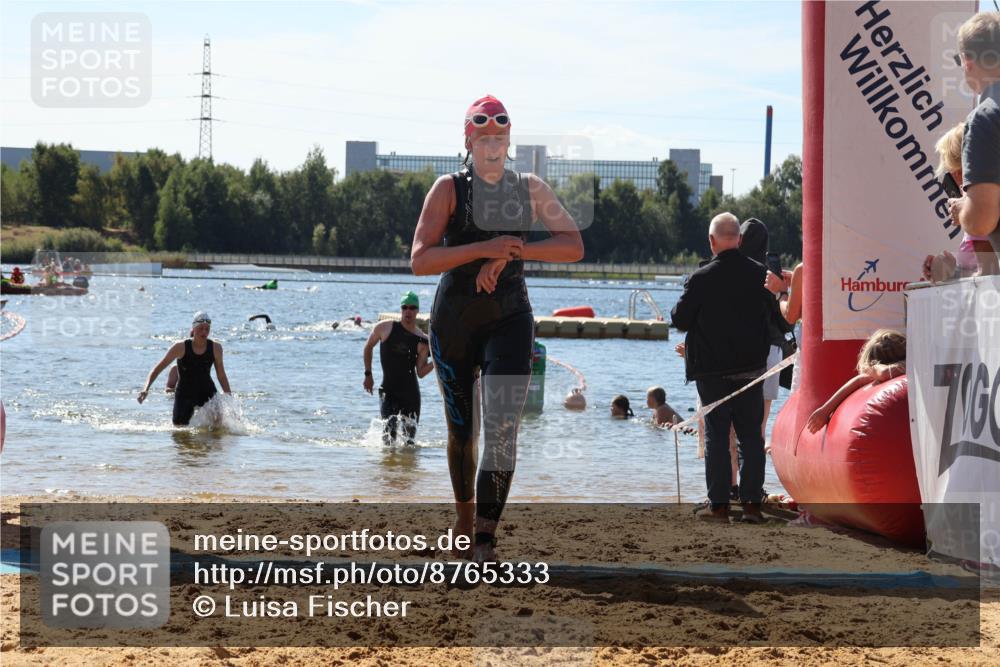 07.09.2025 - 19. Norderstedt Triathlon Luisa Fischer http://msf.ph/oto/8765333 07.09.2025 12:35:30 Schwimmen 160, 747, 842 meine-sportfotos.de