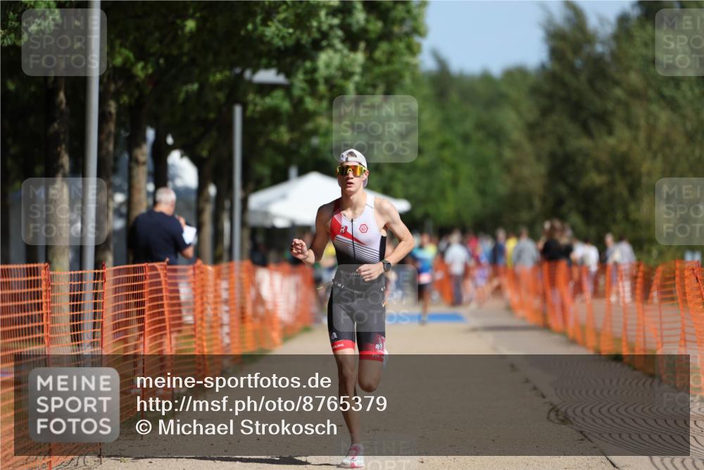 07.09.2025 - 19. Norderstedt Triathlon Michael Strokosch http://msf.ph/oto/8765379 07.09.2025 11:31:51 Laufen 200, 1176 meine-sportfotos.de