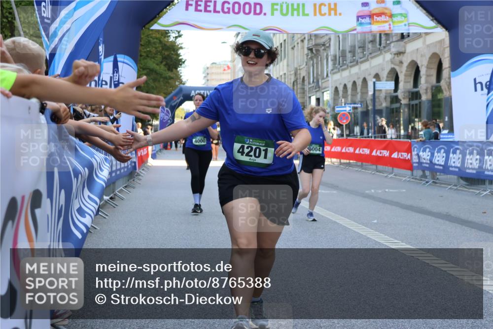 07.09.2025 - BARMER Alsterlauf Strokosch-Dieckow http://msf.ph/oto/8765388 07.09.2025 10:29:18 Ziel 2215, 2382, 3287, 5071 meine-sportfotos.de