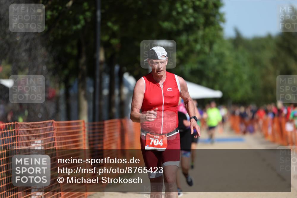 07.09.2025 - 19. Norderstedt Triathlon Michael Strokosch http://msf.ph/oto/8765423 07.09.2025 12:14:04 Laufen 704, 1334 meine-sportfotos.de