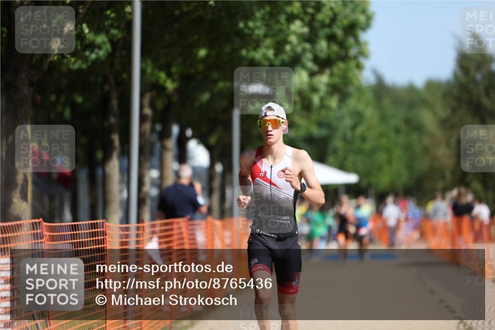 07.09.2025 - 19. Norderstedt Triathlon Michael Strokosch http://msf.ph/oto/8765436 07.09.2025 11:31:52 Laufen 1176 meine-sportfotos.de