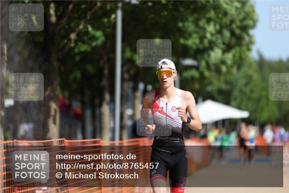 07.09.2025 - 19. Norderstedt Triathlon Michael Strokosch http://msf.ph/oto/8765457 07.09.2025 11:31:53 Laufen 1176 meine-sportfotos.de