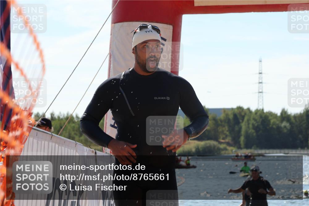 07.09.2025 - 19. Norderstedt Triathlon Luisa Fischer http://msf.ph/oto/8765661 07.09.2025 12:36:39 Schwimmen 193, 206, 324, 332 meine-sportfotos.de