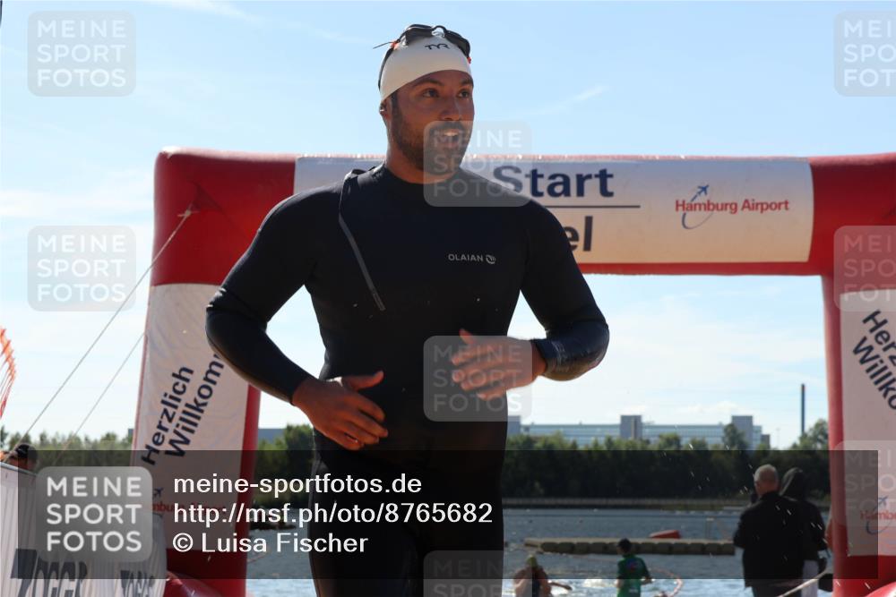 07.09.2025 - 19. Norderstedt Triathlon Luisa Fischer http://msf.ph/oto/8765682 07.09.2025 12:36:41 Schwimmen 193, 206, 270, 332 meine-sportfotos.de