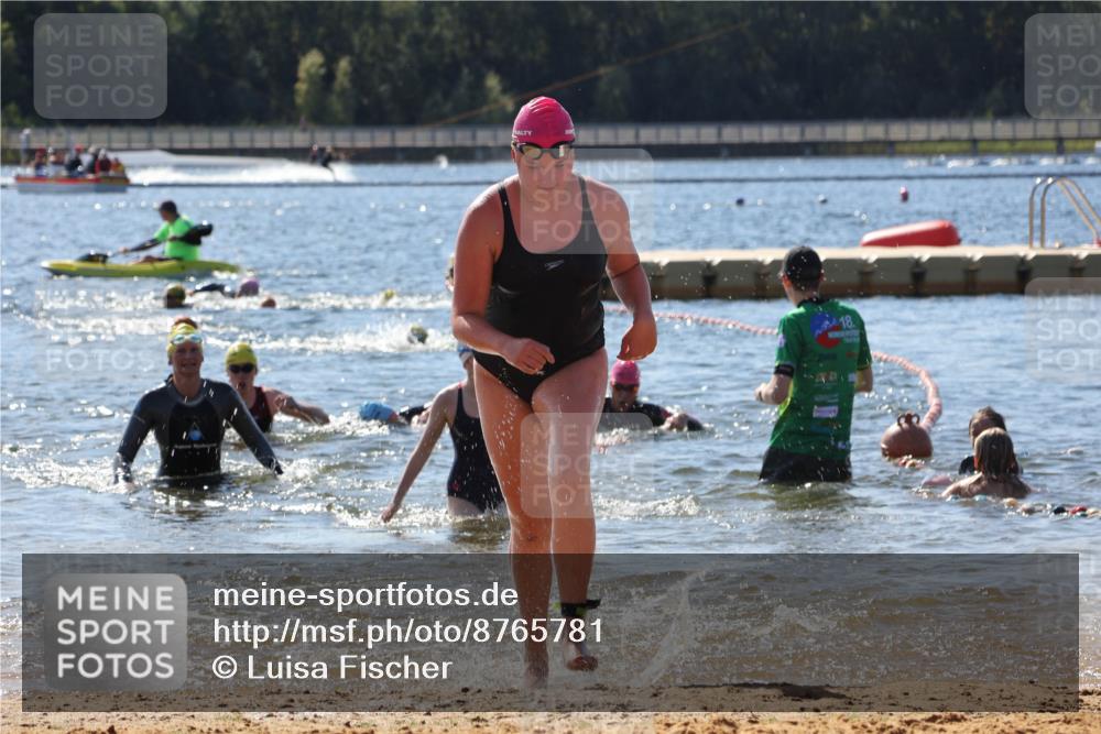 07.09.2025 - 19. Norderstedt Triathlon Luisa Fischer http://msf.ph/oto/8765781 07.09.2025 12:36:54 Schwimmen 270, 321, 323, 329, 330 meine-sportfotos.de