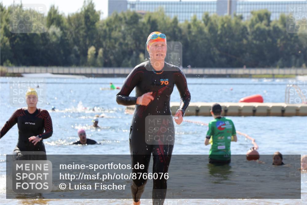 07.09.2025 - 19. Norderstedt Triathlon Luisa Fischer http://msf.ph/oto/8766076 07.09.2025 12:37:43 Schwimmen 341, 347, 358, 360 meine-sportfotos.de