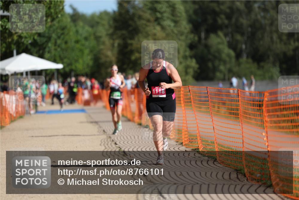 07.09.2025 - 19. Norderstedt Triathlon Michael Strokosch http://msf.ph/oto/8766101 07.09.2025 10:49:49 Laufen 664, 1118 meine-sportfotos.de