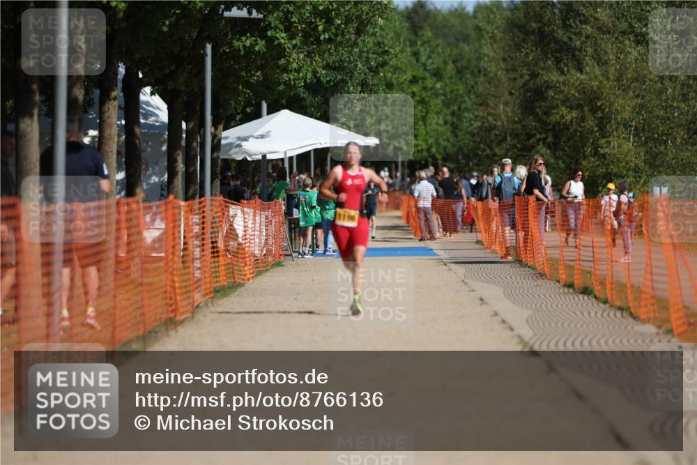 07.09.2025 - 19. Norderstedt Triathlon Michael Strokosch http://msf.ph/oto/8766136 07.09.2025 11:33:36 Laufen 1196, 1274 meine-sportfotos.de