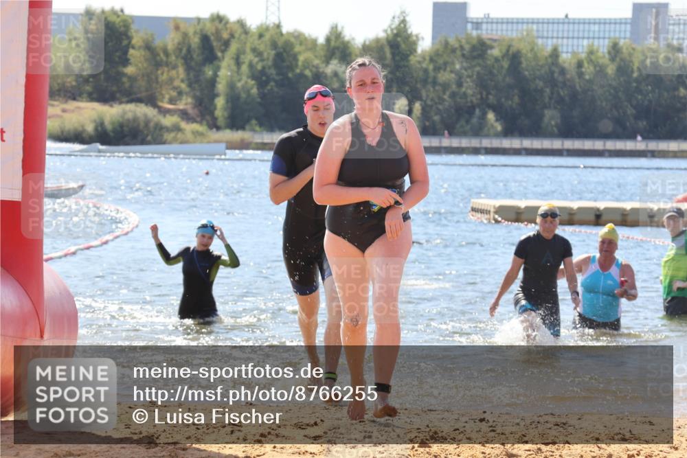 07.09.2025 - 19. Norderstedt Triathlon Luisa Fischer http://msf.ph/oto/8766255 07.09.2025 12:38:46 Schwimmen 320, 352 meine-sportfotos.de