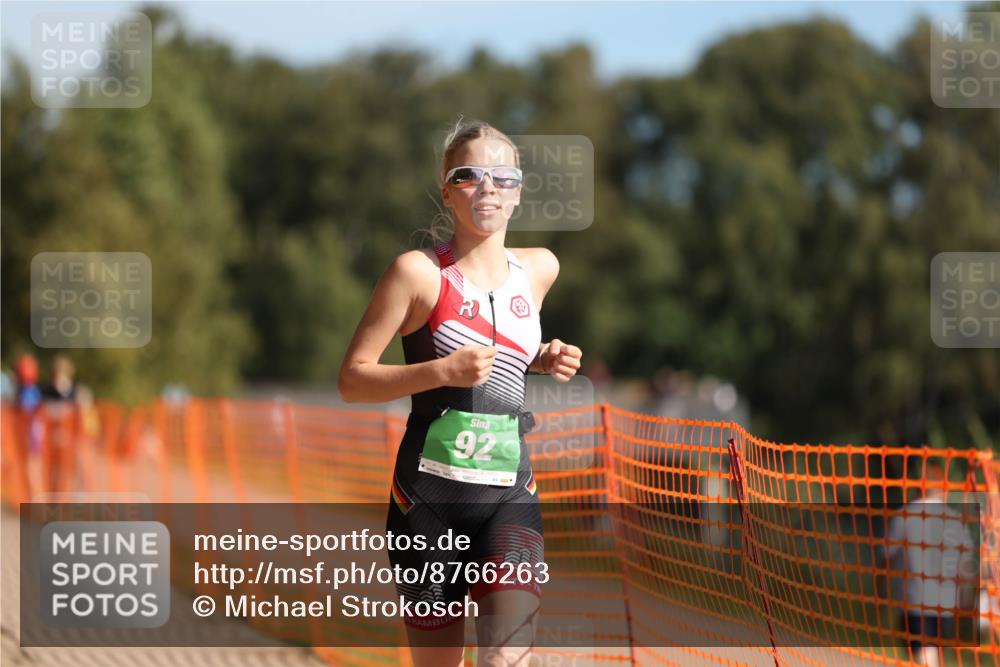 07.09.2025 - 19. Norderstedt Triathlon Michael Strokosch http://msf.ph/oto/8766263 07.09.2025 10:49:56 Laufen 92, 664, 1118 meine-sportfotos.de