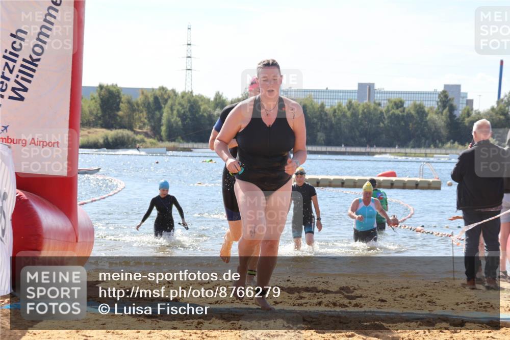 07.09.2025 - 19. Norderstedt Triathlon Luisa Fischer http://msf.ph/oto/8766279 07.09.2025 12:38:48 Schwimmen 320, 352, 359 meine-sportfotos.de