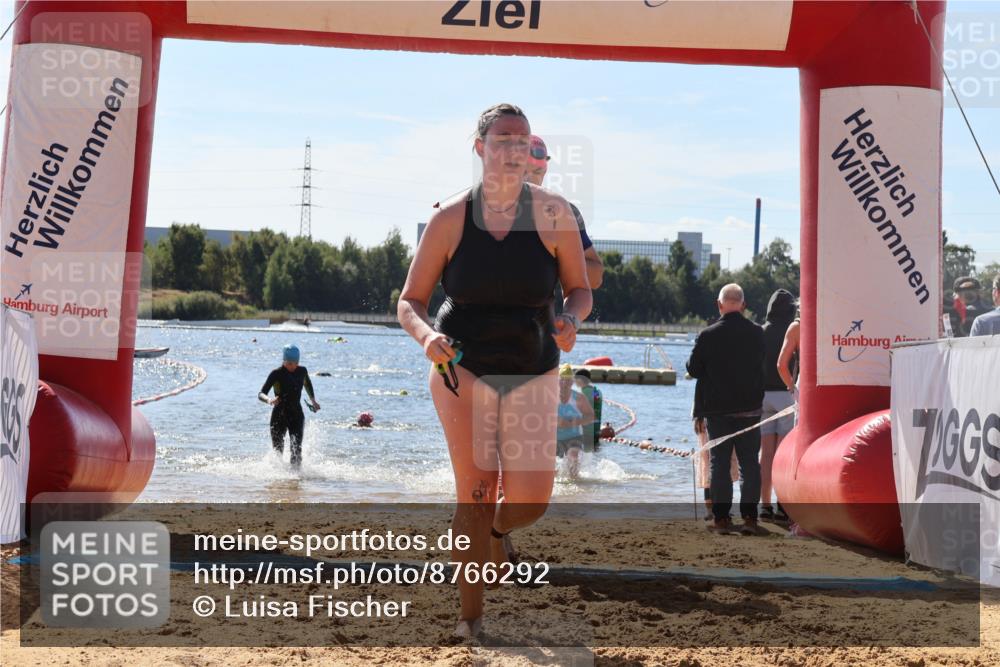 07.09.2025 - 19. Norderstedt Triathlon Luisa Fischer http://msf.ph/oto/8766292 07.09.2025 12:38:49 Schwimmen 320, 352, 359, 777 meine-sportfotos.de