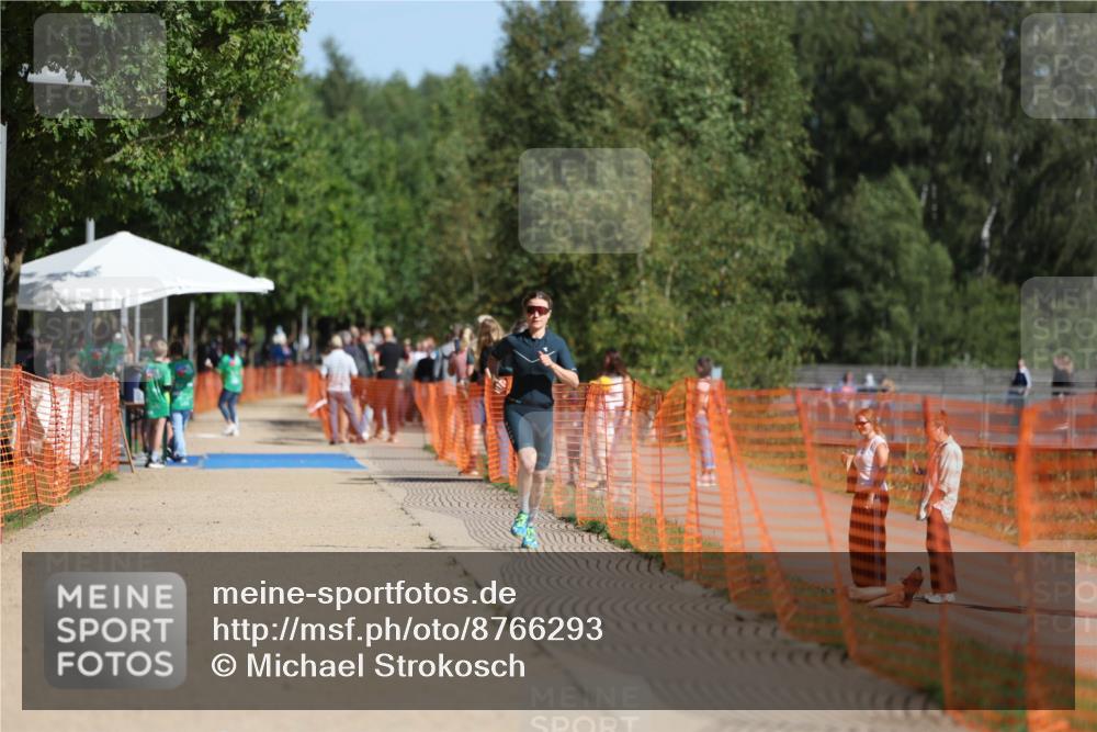 07.09.2025 - 19. Norderstedt Triathlon Michael Strokosch http://msf.ph/oto/8766293 07.09.2025 11:33:49 Laufen 1227 meine-sportfotos.de