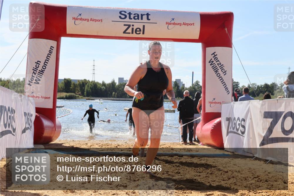 07.09.2025 - 19. Norderstedt Triathlon Luisa Fischer http://msf.ph/oto/8766296 07.09.2025 12:38:49 Schwimmen 320, 352, 359, 777 meine-sportfotos.de