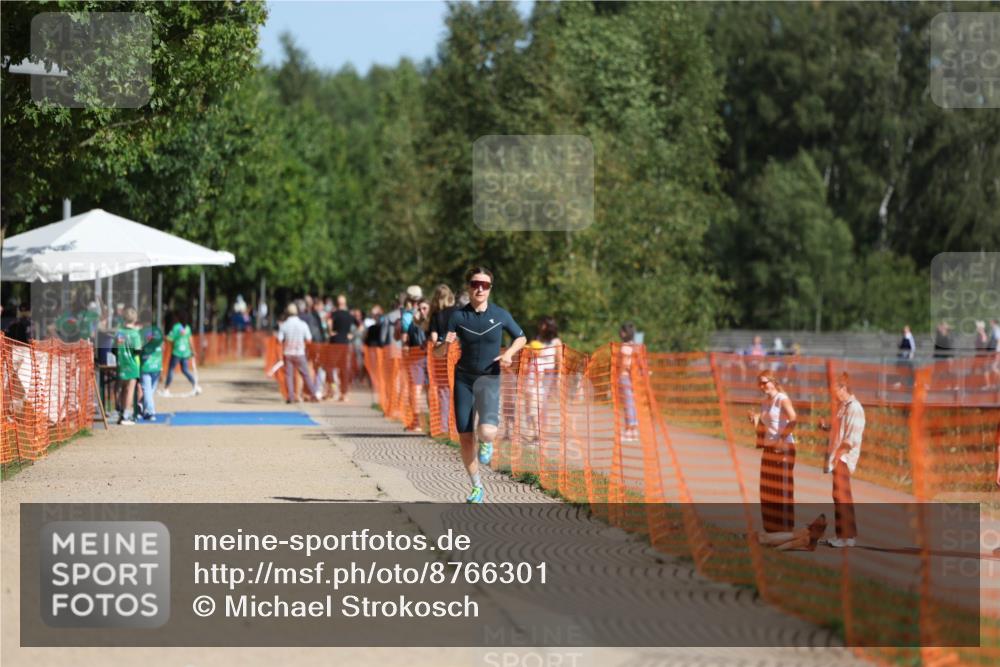 07.09.2025 - 19. Norderstedt Triathlon Michael Strokosch http://msf.ph/oto/8766301 07.09.2025 11:33:50 Laufen 1227 meine-sportfotos.de