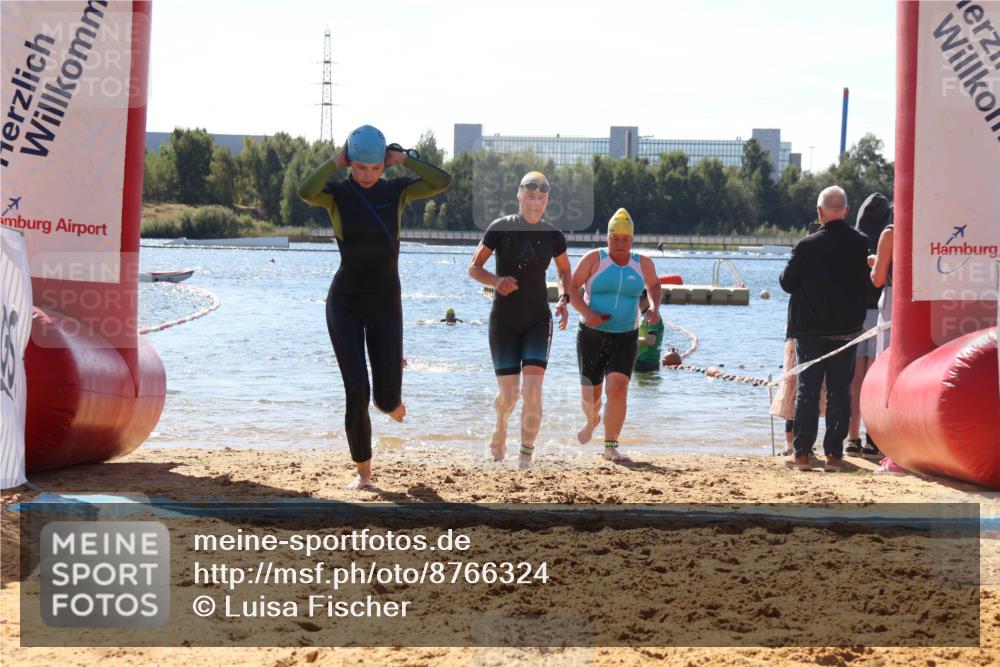 07.09.2025 - 19. Norderstedt Triathlon Luisa Fischer http://msf.ph/oto/8766324 07.09.2025 12:38:53 Schwimmen 320, 334, 352, 359, 777 meine-sportfotos.de