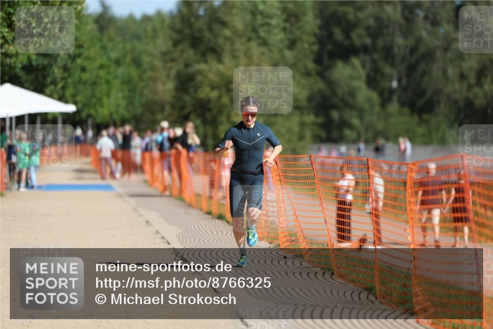 07.09.2025 - 19. Norderstedt Triathlon Michael Strokosch http://msf.ph/oto/8766325 07.09.2025 11:33:52 Laufen 1227 meine-sportfotos.de