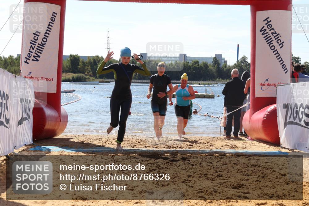 07.09.2025 - 19. Norderstedt Triathlon Luisa Fischer http://msf.ph/oto/8766326 07.09.2025 12:38:53 Schwimmen 320, 334, 352, 359, 777 meine-sportfotos.de