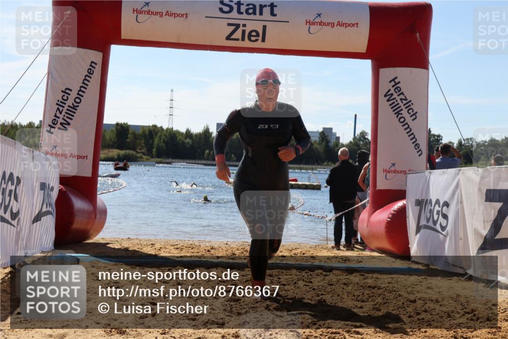 07.09.2025 - 19. Norderstedt Triathlon Luisa Fischer http://msf.ph/oto/8766367 07.09.2025 12:39:10 Schwimmen 328 meine-sportfotos.de