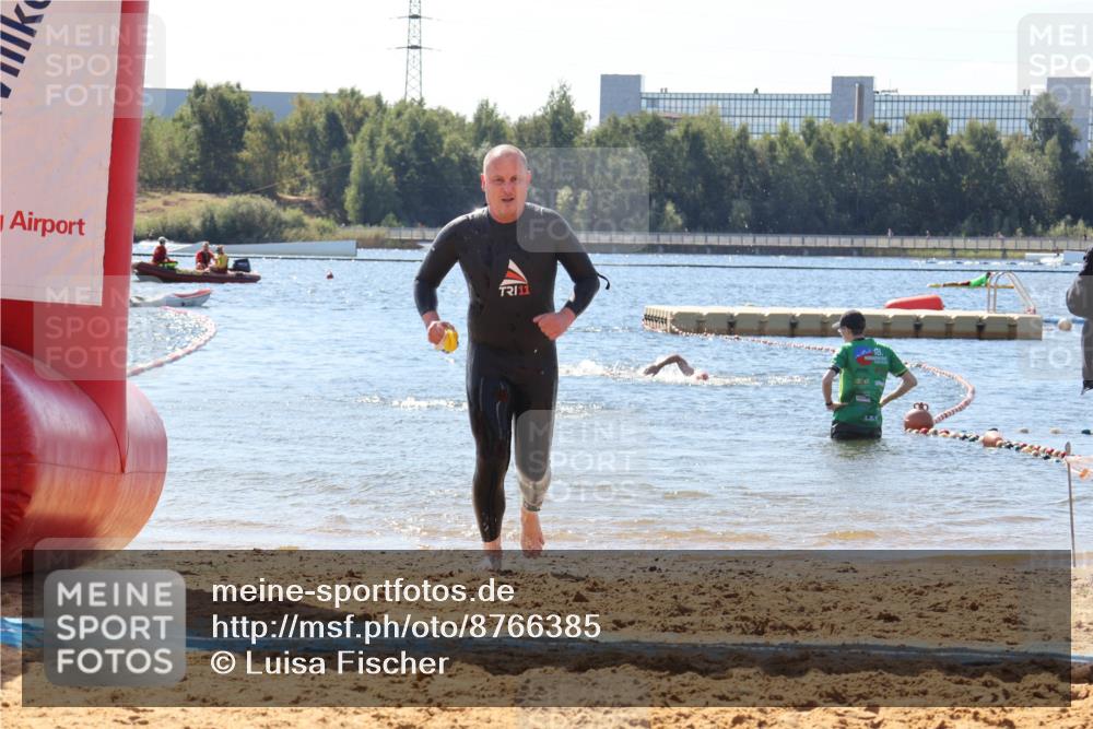 07.09.2025 - 19. Norderstedt Triathlon Luisa Fischer http://msf.ph/oto/8766385 07.09.2025 12:39:29 Schwimmen 322 meine-sportfotos.de