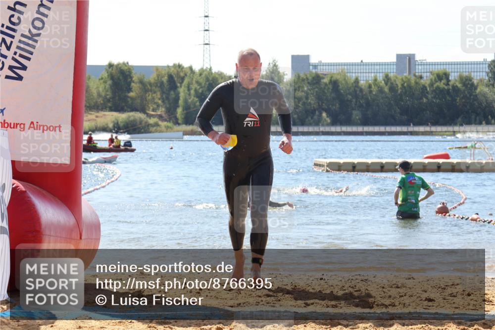 07.09.2025 - 19. Norderstedt Triathlon Luisa Fischer http://msf.ph/oto/8766395 07.09.2025 12:39:30 Schwimmen 322 meine-sportfotos.de
