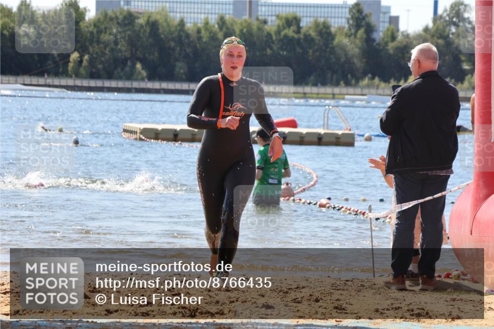 07.09.2025 - 19. Norderstedt Triathlon Luisa Fischer http://msf.ph/oto/8766435 07.09.2025 12:39:42 Schwimmen 322, 336 meine-sportfotos.de