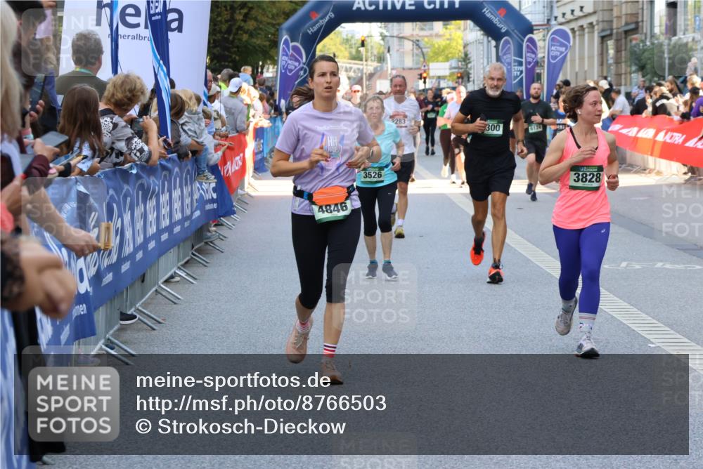 07.09.2025 - BARMER Alsterlauf Strokosch-Dieckow http://msf.ph/oto/8766503 07.09.2025 10:11:41 Ziel 2171, 2200, 2331, 2599, 2995, 3036, 3126, 3302, 3613, 3614, 4193, 4264, 4415, 4970, 5175, 5214, 5410, 5418, 5613, 5614, 5638, 5813, 5827, 5911, 5956, 6008, 6009, 6126, 6310, 6323, 8145, 8181, 8182, 8228, 8229, 8498 meine-sportfotos.de