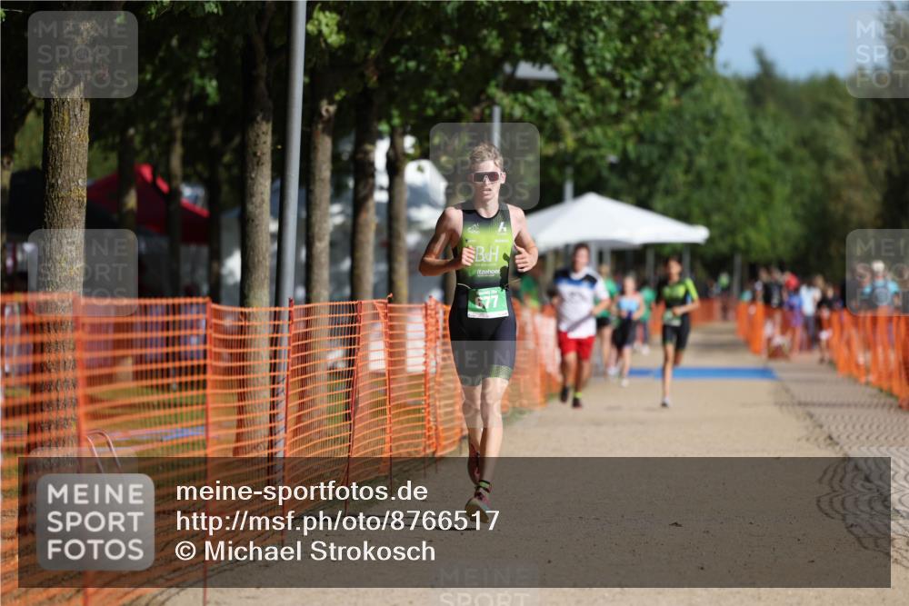 07.09.2025 - 19. Norderstedt Triathlon Michael Strokosch http://msf.ph/oto/8766517 07.09.2025 10:50:18 Laufen 677 meine-sportfotos.de