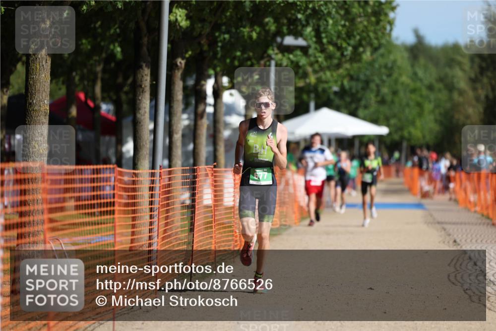 07.09.2025 - 19. Norderstedt Triathlon Michael Strokosch http://msf.ph/oto/8766526 07.09.2025 10:50:19 Laufen 677 meine-sportfotos.de