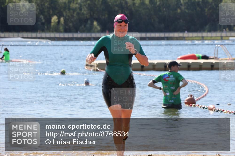 07.09.2025 - 19. Norderstedt Triathlon Luisa Fischer http://msf.ph/oto/8766534 07.09.2025 12:40:02 Schwimmen 337, 349 meine-sportfotos.de