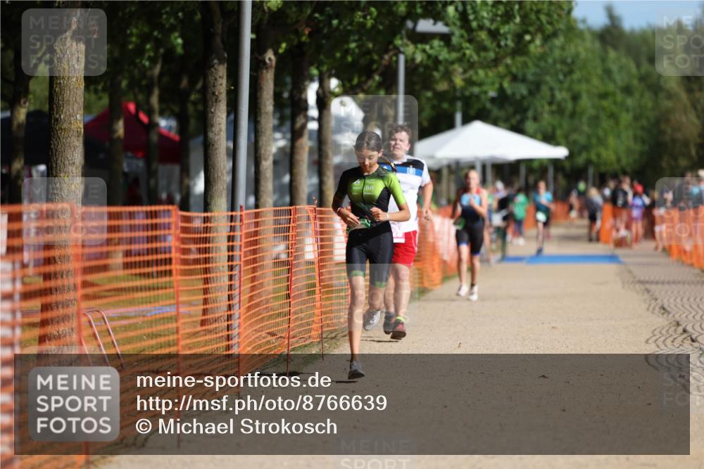 07.09.2025 - 19. Norderstedt Triathlon Michael Strokosch http://msf.ph/oto/8766639 07.09.2025 10:50:25 Laufen 110, 677, 1126 meine-sportfotos.de