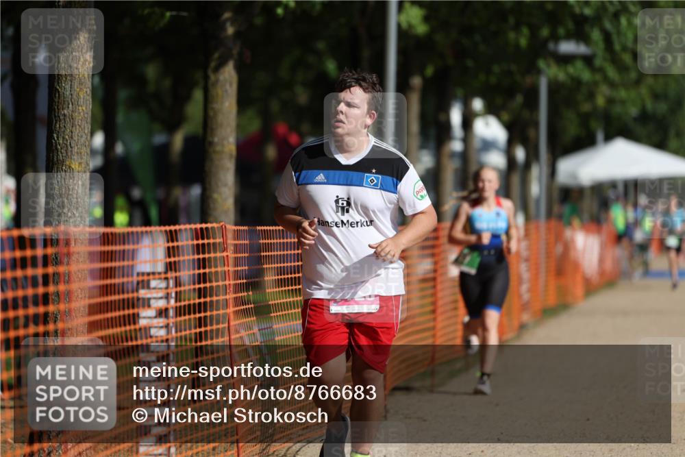 07.09.2025 - 19. Norderstedt Triathlon Michael Strokosch http://msf.ph/oto/8766683 07.09.2025 10:50:31 Laufen 67, 110, 1126 meine-sportfotos.de