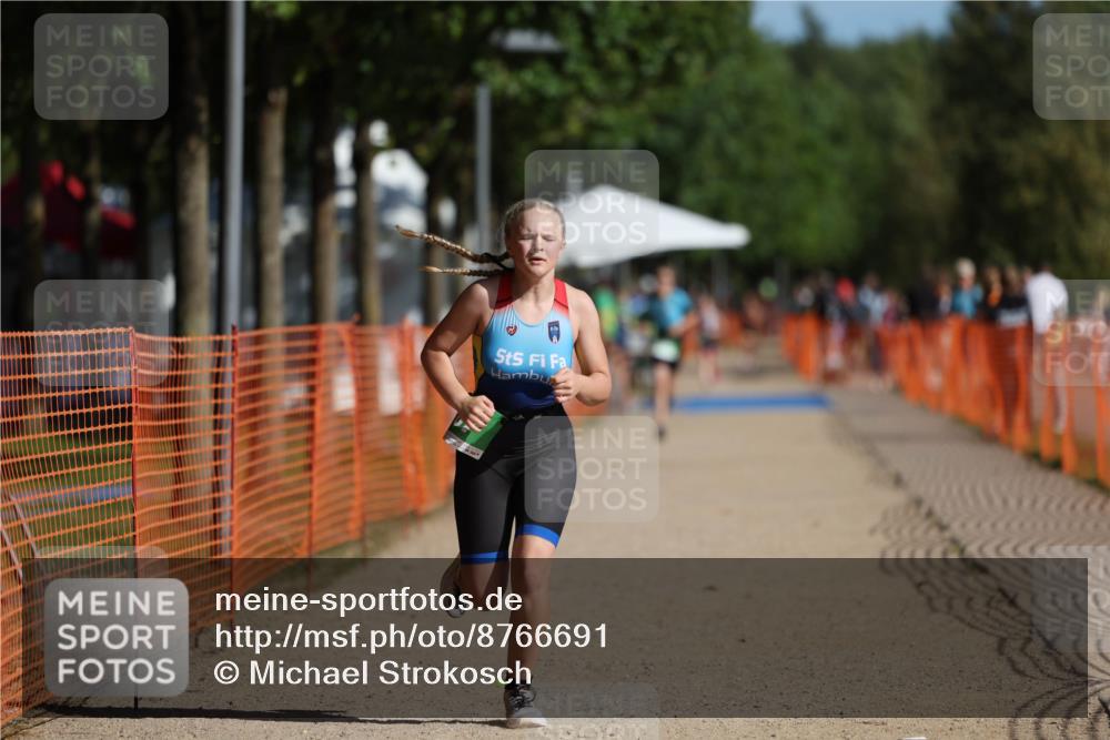 07.09.2025 - 19. Norderstedt Triathlon Michael Strokosch http://msf.ph/oto/8766691 07.09.2025 10:50:33 Laufen 67, 110, 1126 meine-sportfotos.de